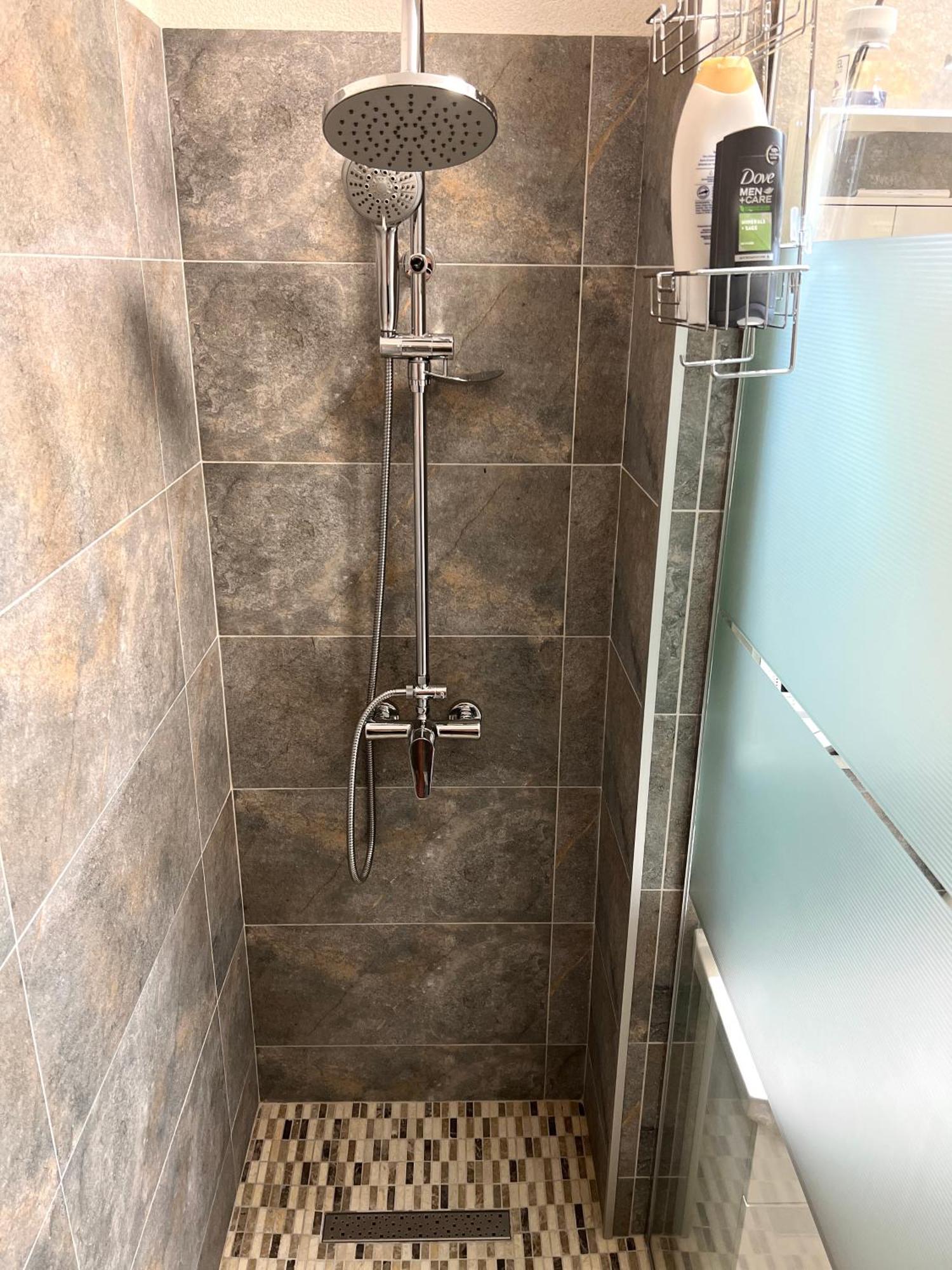 Cristal Boutique 1 - Confort, Spatios, Linistit, Zona De Interes