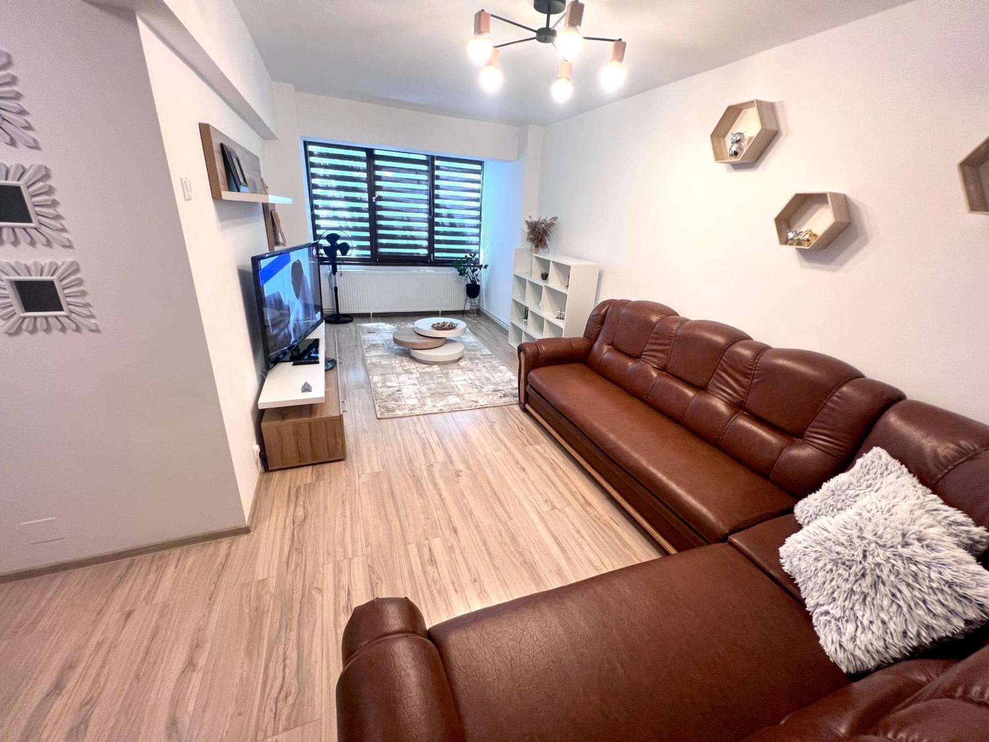 Cristal Boutique 1 - Confort, Spatios, Linistit, Zona De Interes